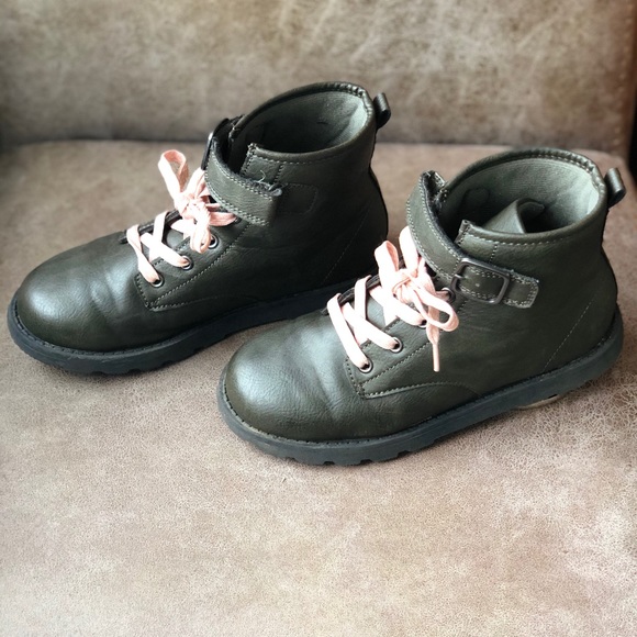 Carter’s Toddler/Baby Combat Boots sz 3 - Picture 2 of 6
